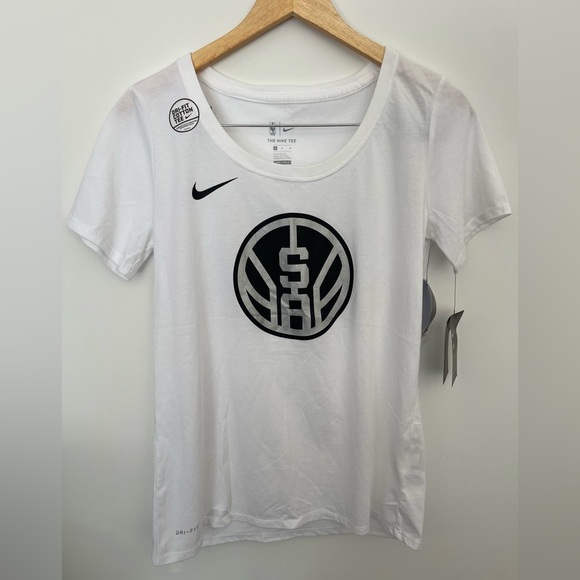 WOMENS Nike NBA SAN ANTONIO SPURS City Edition Essential T Shirt Sz M WHITE NWT - Picture 1 of 3